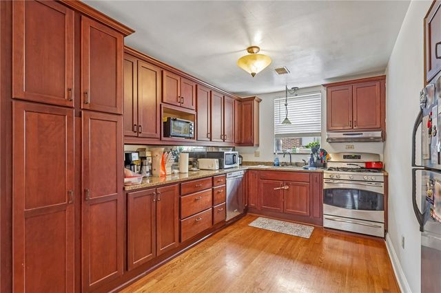 536&538 Lansdale Pl, Mt Lebanon, PA 15228