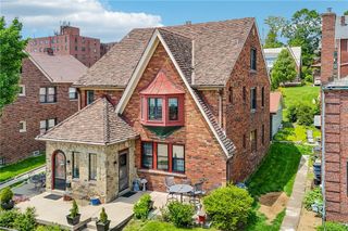 536&538 Lansdale Pl, Mt Lebanon, PA 15228