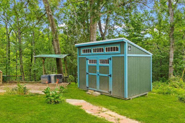 300 James Lane, Coldspring, TX 77331