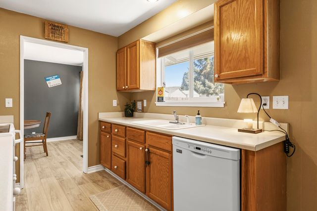 10553 Wright Avenue, Klamath Falls, OR 97603