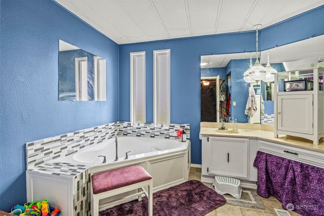 106 Francis Lane, Centralia, WA 98531