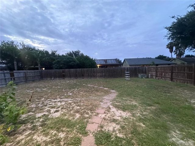 907 E Pebble Drive, Mission, TX 78574