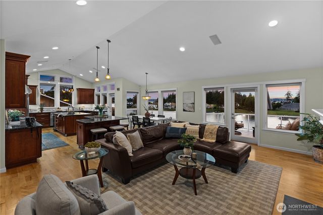 7804 Ray Nash Drive NW, Gig Harbor, WA 98335