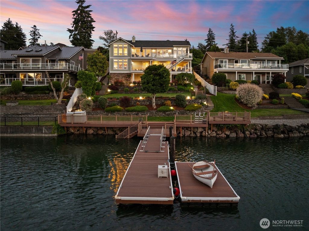 7804 Ray Nash Drive NW, Gig Harbor, WA 98335