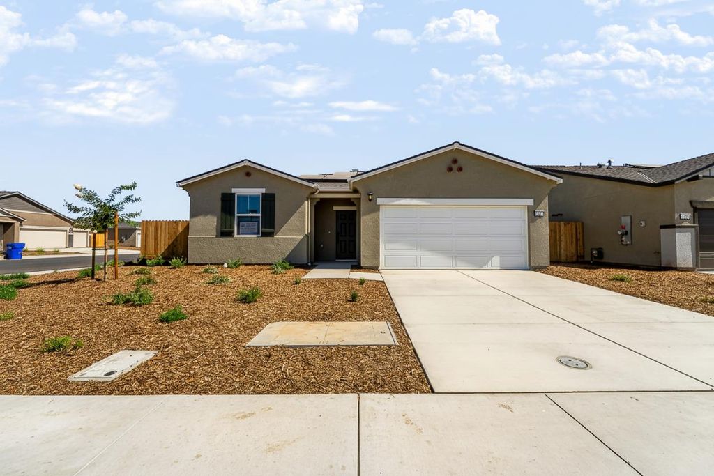 Image 1 of property listing at 628 Riley Avenue # 197, Chowchilla, CA 93610