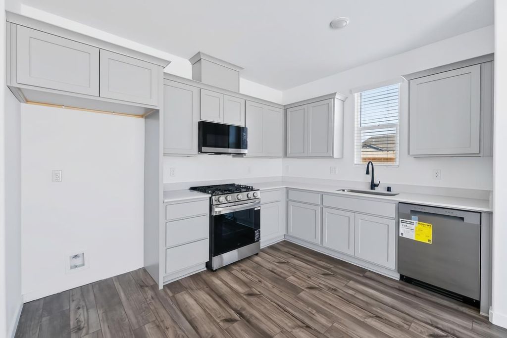 Image 16 of property listing at 628 Riley Avenue # 197, Chowchilla, CA 93610