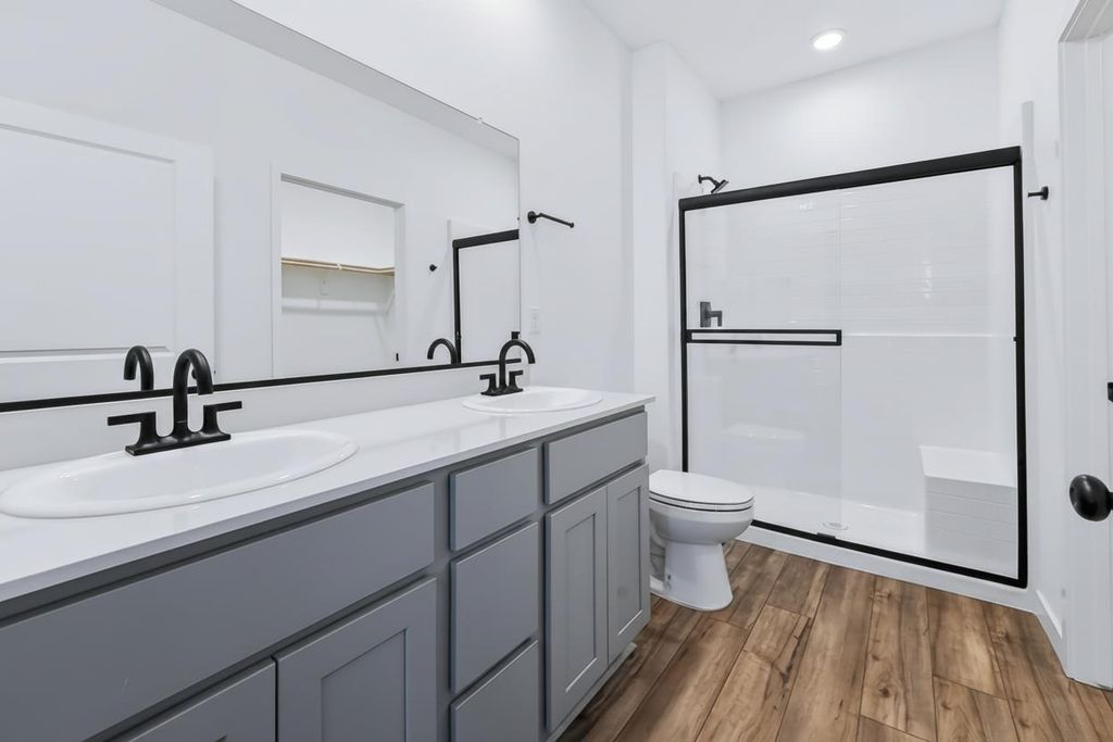 Image 20 of property listing at 628 Riley Avenue # 197, Chowchilla, CA 93610