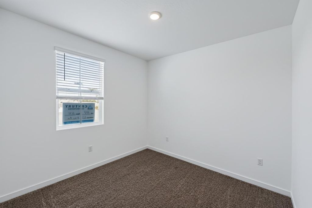 Image 3 of property listing at 628 Riley Avenue # 197, Chowchilla, CA 93610
