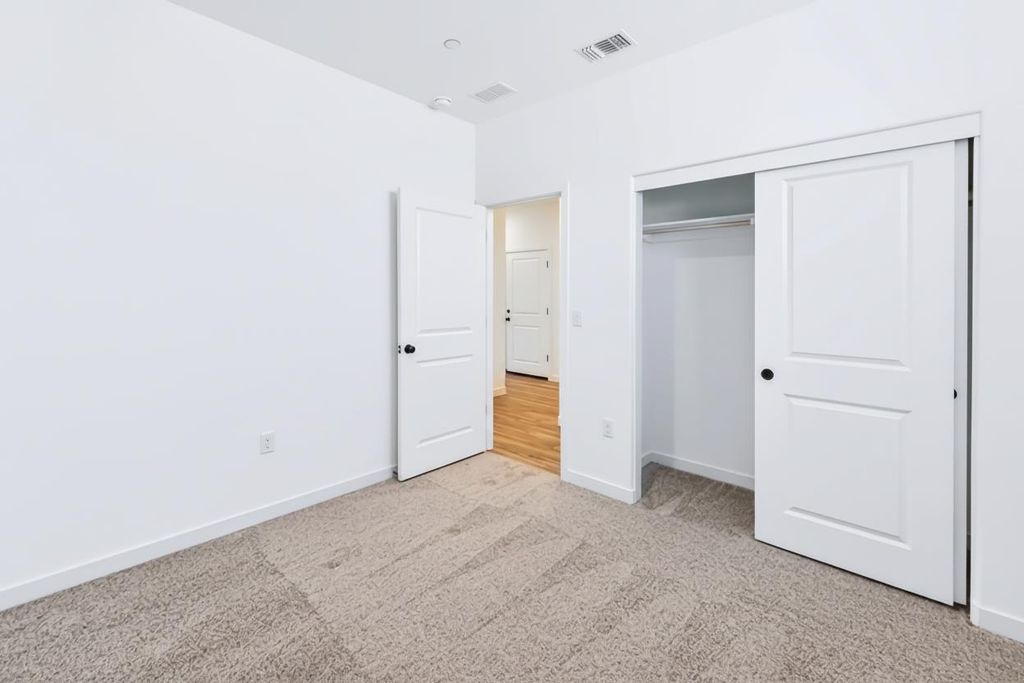 Image 4 of property listing at 628 Riley Avenue # 197, Chowchilla, CA 93610
