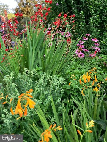 201 GLENDALOUGH RD, Glenside, PA 19038