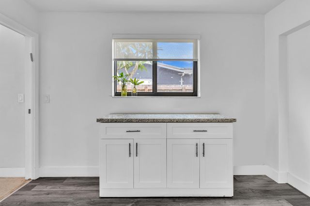 2001 N 52ND Avenue, Hollywood, FL 33021