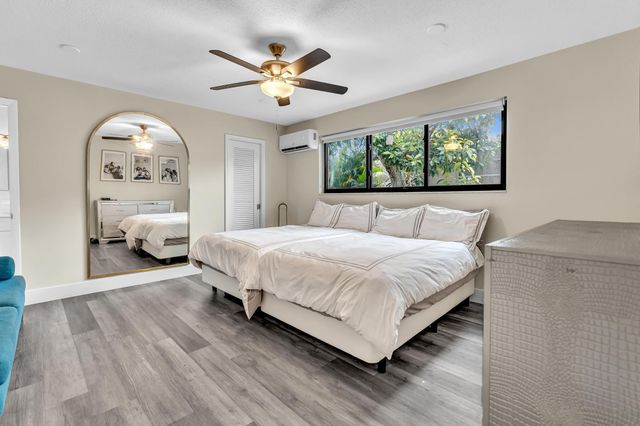 2001 N 52ND Avenue, Hollywood, FL 33021