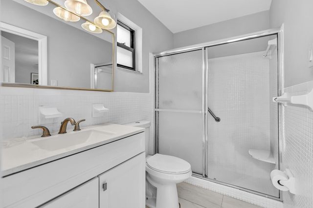 2001 N 52ND Avenue, Hollywood, FL 33021
