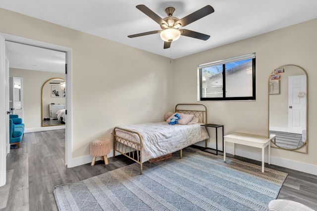 2001 N 52ND Avenue, Hollywood, FL 33021