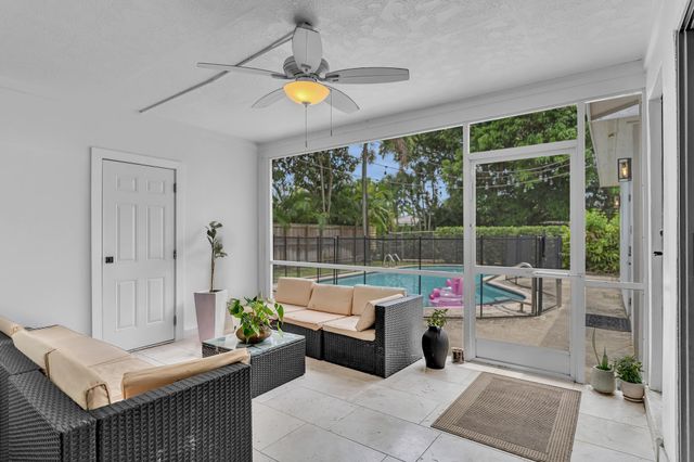 2001 N 52ND Avenue, Hollywood, FL 33021
