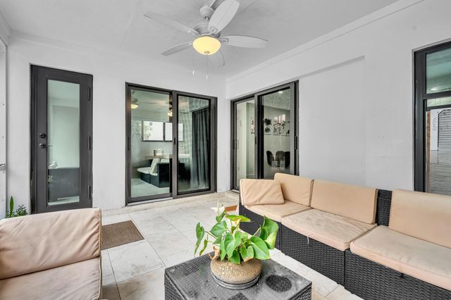 2001 N 52ND Avenue, Hollywood, FL 33021