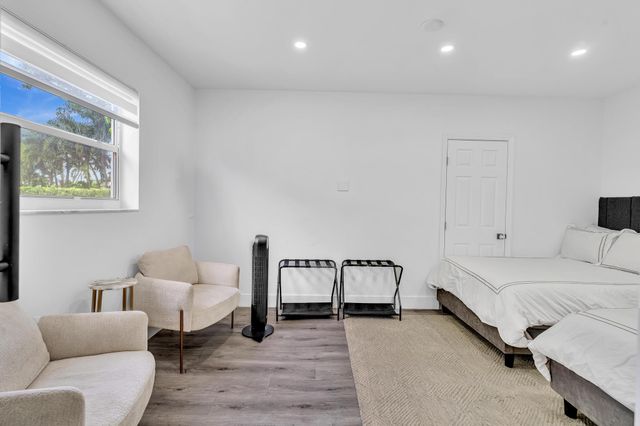 2001 N 52ND Avenue, Hollywood, FL 33021