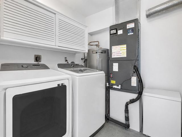 2001 N 52ND Avenue, Hollywood, FL 33021