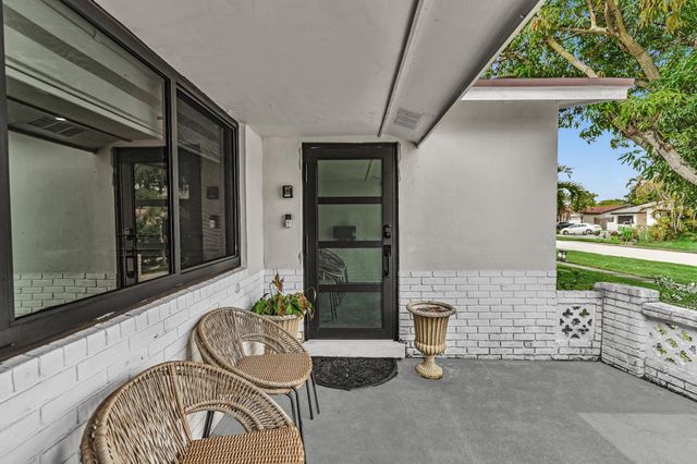 2001 N 52ND Avenue, Hollywood, FL 33021