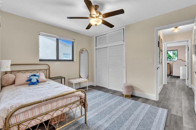 2001 N 52ND Avenue, Hollywood, FL 33021