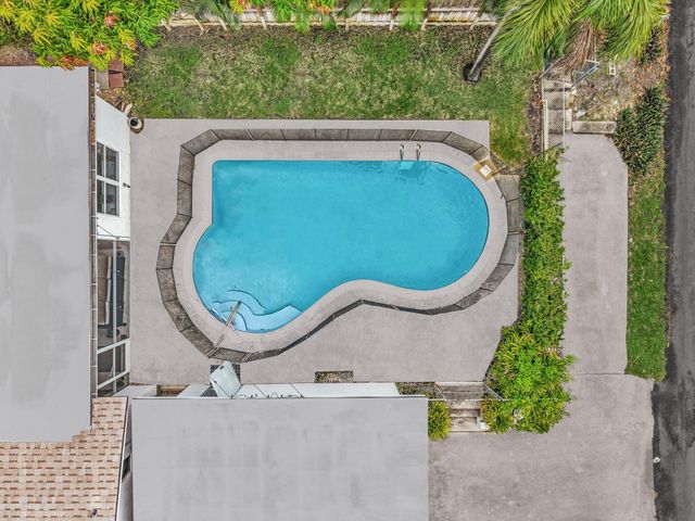 2001 N 52ND Avenue, Hollywood, FL 33021