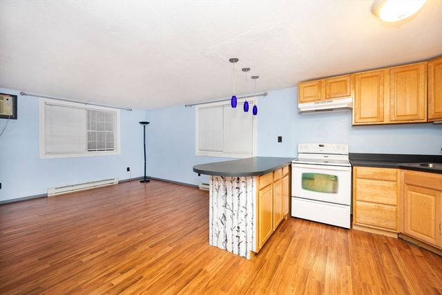 11 Leonard Rd 11, Boxborough, MA 01719