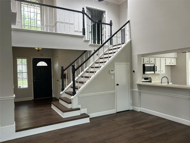 15802 Oak Mountain Drive, Houston, TX 77095