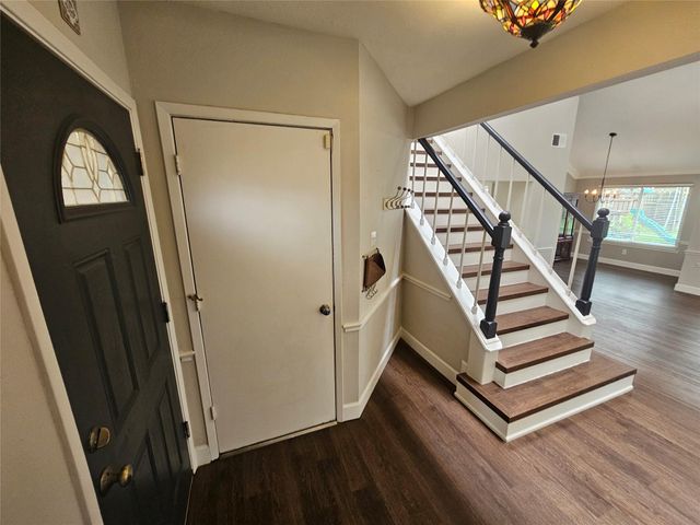 15802 Oak Mountain Drive, Houston, TX 77095