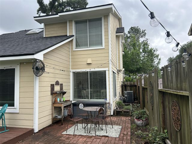 15802 Oak Mountain Drive, Houston, TX 77095