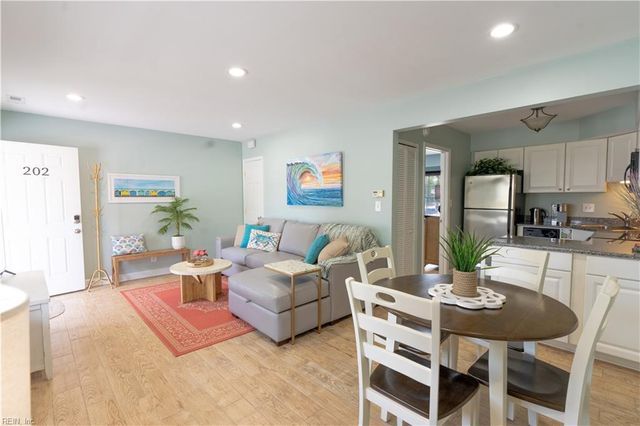 598 Pinewood Dr Apt 202, Virginia Beach, VA 23451