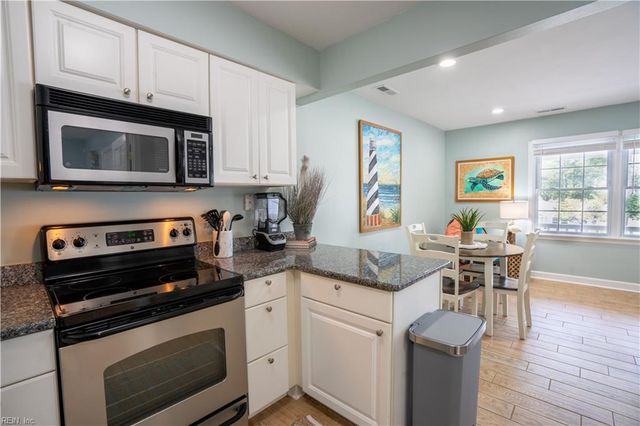 598 Pinewood Dr Apt 202, Virginia Beach, VA 23451