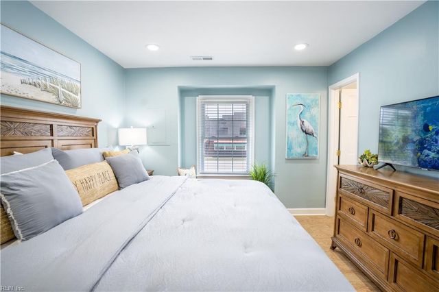 598 Pinewood Dr Apt 202, Virginia Beach, VA 23451