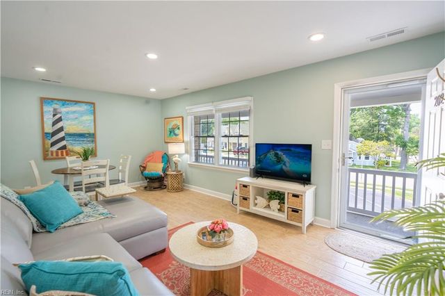 598 Pinewood Dr Apt 202, Virginia Beach, VA 23451