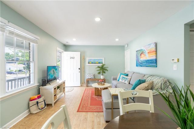 598 Pinewood Dr Apt 202, Virginia Beach, VA 23451