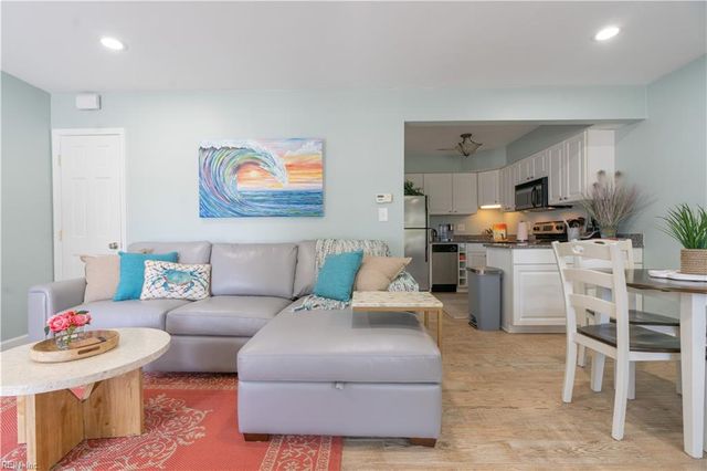 598 Pinewood Dr Apt 202, Virginia Beach, VA 23451