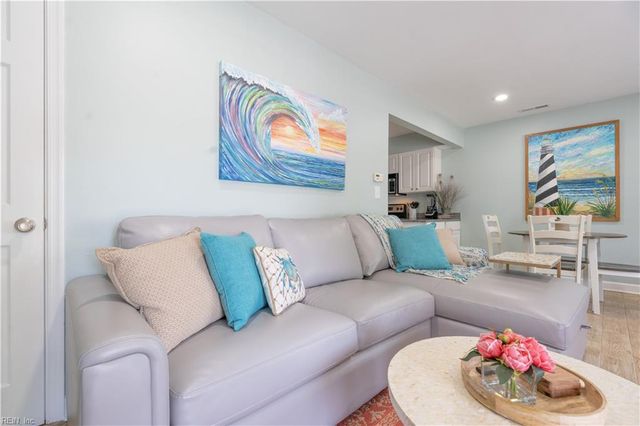 598 Pinewood Dr Apt 202, Virginia Beach, VA 23451