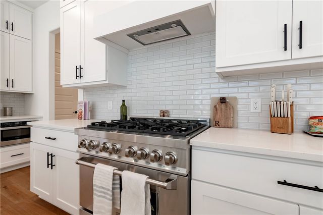 364 S College Avenue, Fayetteville, AR 72701