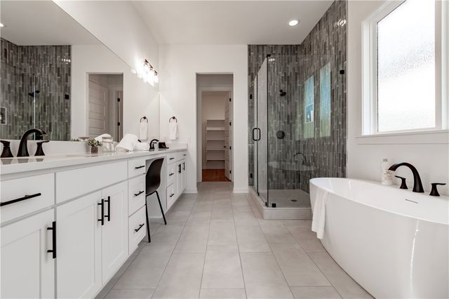 364 S College Avenue, Fayetteville, AR 72701