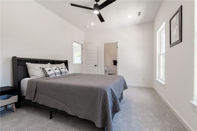 364 S College Avenue, Fayetteville, AR 72701