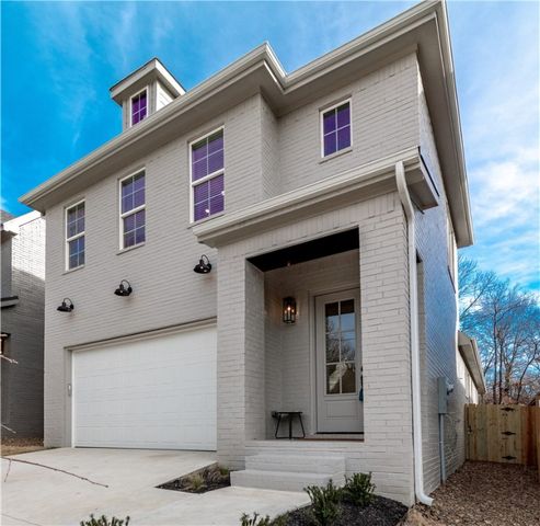 364 S College Avenue, Fayetteville, AR 72701