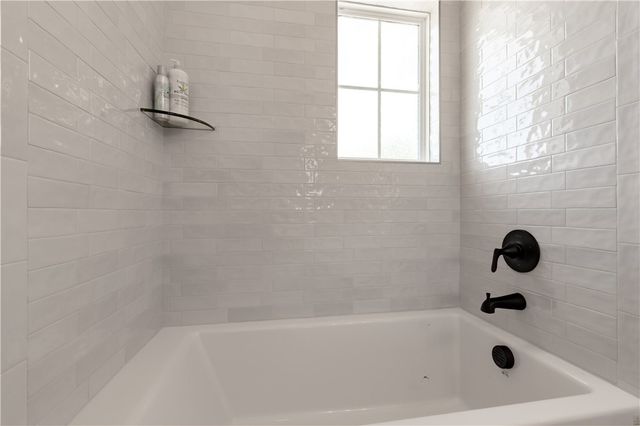 364 S College Avenue, Fayetteville, AR 72701