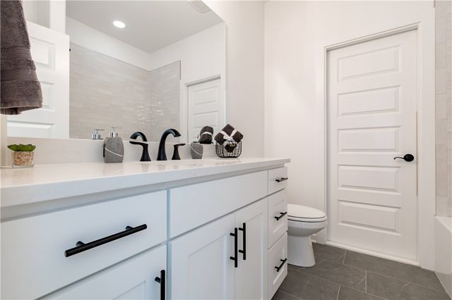 364 S College Avenue, Fayetteville, AR 72701