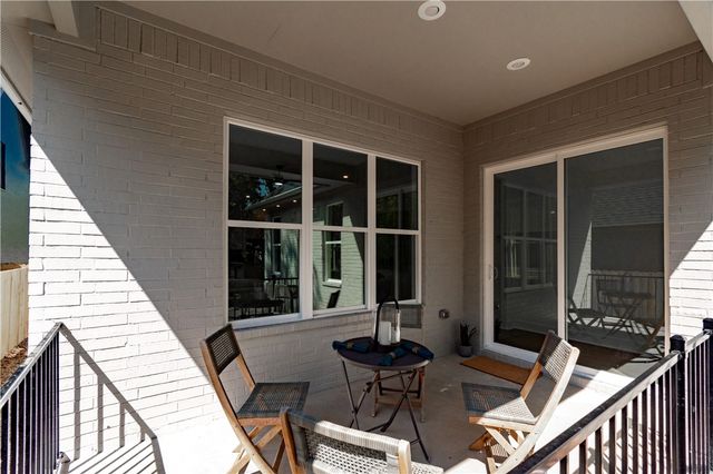 364 S College Avenue, Fayetteville, AR 72701