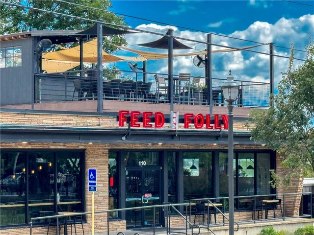 364 S College Avenue, Fayetteville, AR 72701