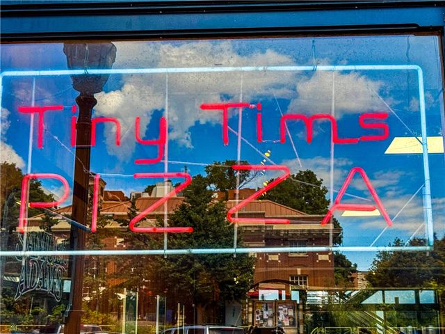 364 S College Avenue, Fayetteville, AR 72701