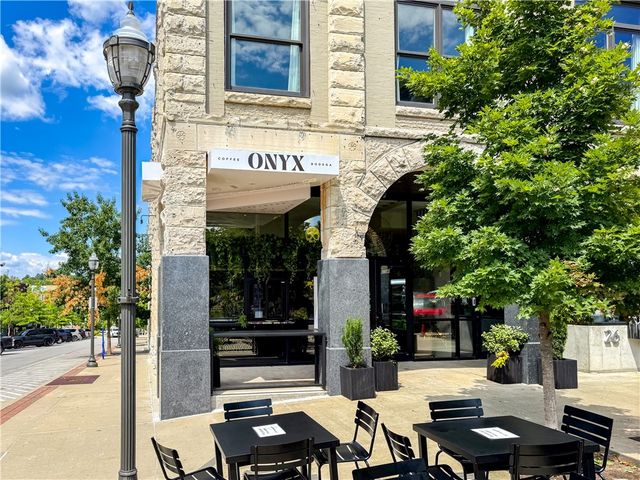 364 S College Avenue, Fayetteville, AR 72701