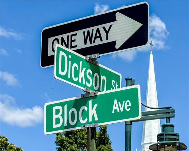 364 S College Avenue, Fayetteville, AR 72701