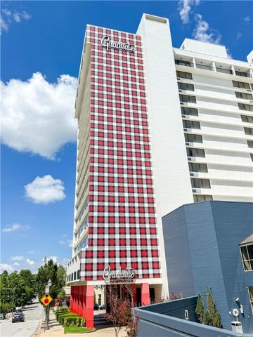 364 S College Avenue, Fayetteville, AR 72701