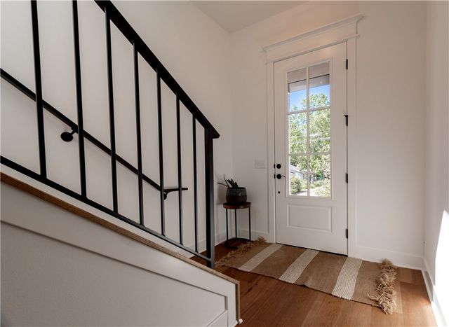 364 S College Avenue, Fayetteville, AR 72701