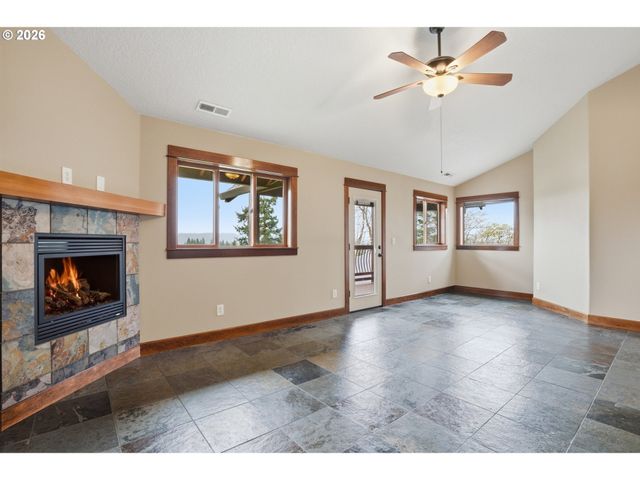 1803 N WOODBURN Rd, Washougal, WA 98671